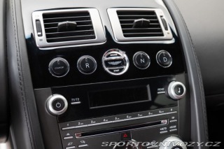 Aston Martin V8 Vantage 2010