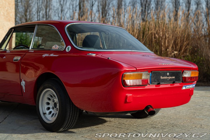 Alfa Romeo GT 2000 VELOCE replica GTAM 1973