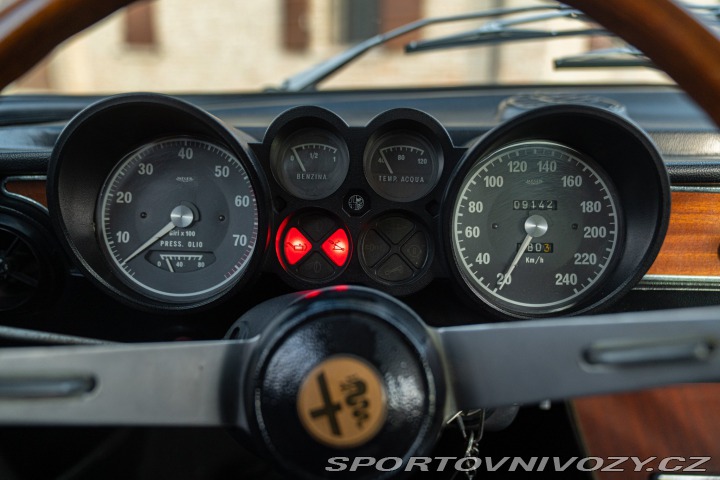 Alfa Romeo GT 2000 VELOCE replica GTAM 1973