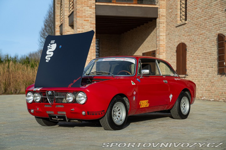 Alfa Romeo GT 2000 VELOCE replica GTAM 1973