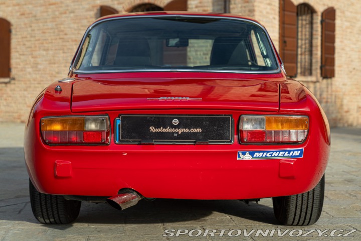 Alfa Romeo GT 2000 VELOCE replica GTAM 1973