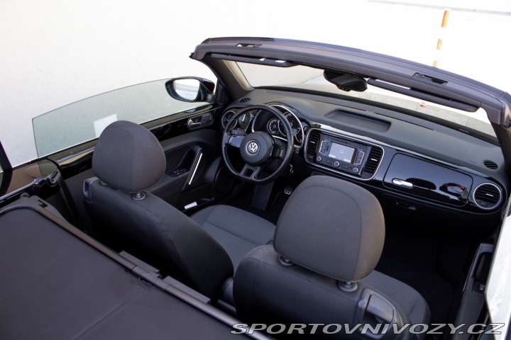 Volkswagen Beetle Cabrio 1.6 TDI Design 2013