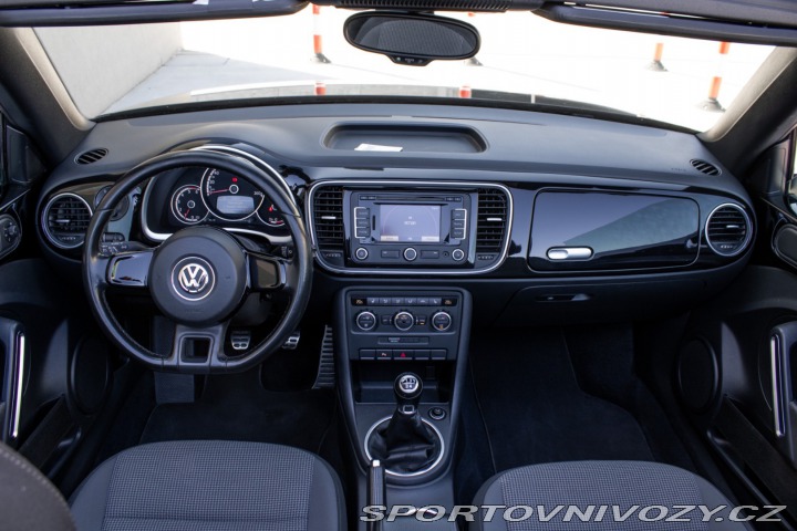 Volkswagen Beetle Cabrio 1.6 TDI Design 2013