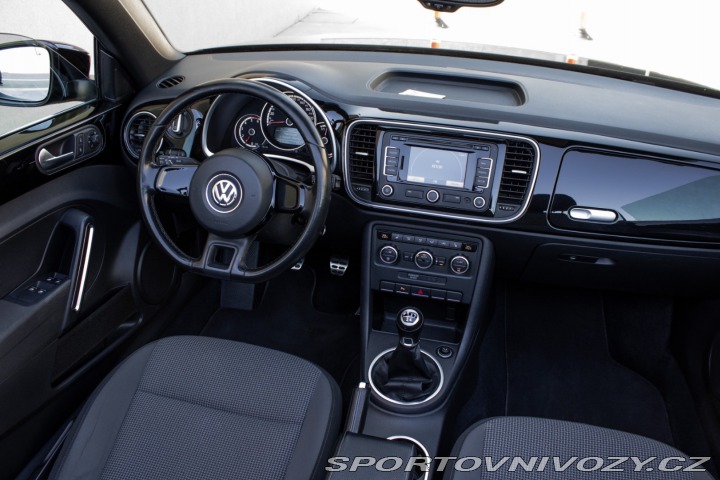 Volkswagen Beetle Cabrio 1.6 TDI Design 2013