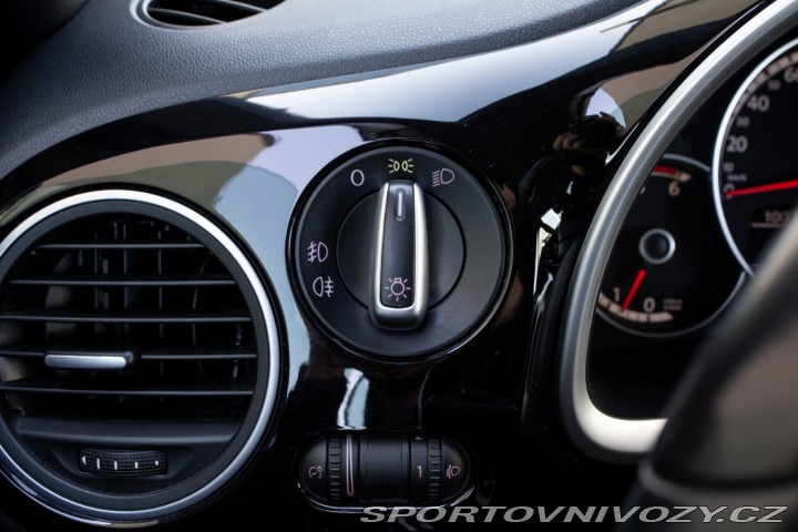 Volkswagen Beetle Cabrio 1.6 TDI Design 2013