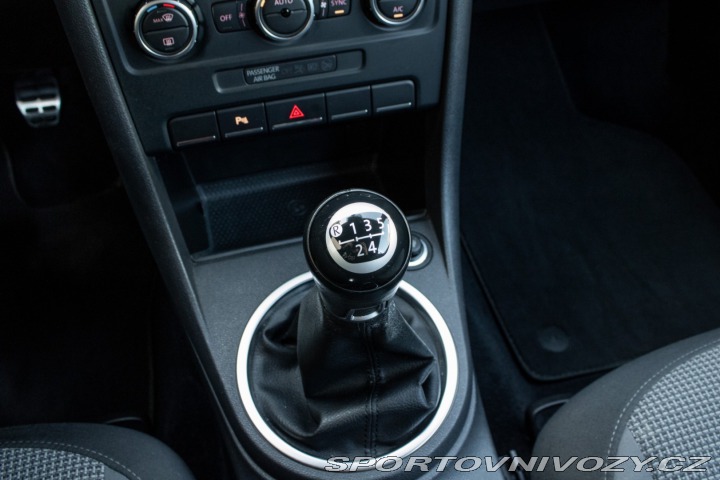 Volkswagen Beetle Cabrio 1.6 TDI Design 2013