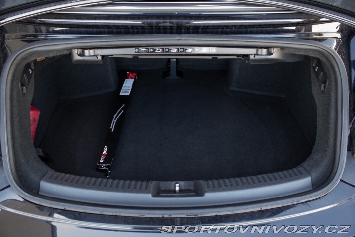 Volkswagen Beetle Cabrio 1.6 TDI Design 2013