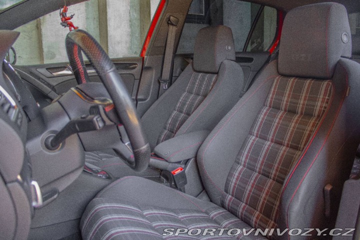 Volkswagen Golf 2.0 TFSI GTI DSG 2010