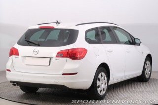 Opel Astra 2.0 CDTI 2011