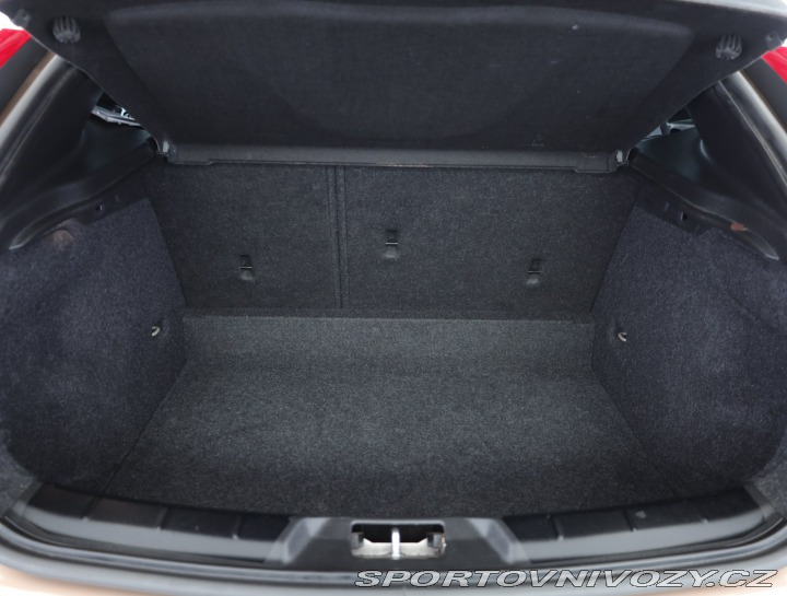 Volvo V40 2.0 D4 2014