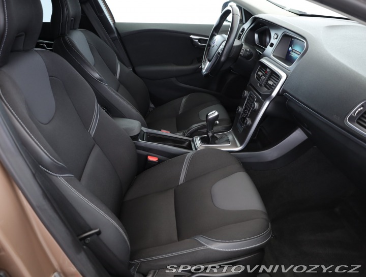 Volvo V40 2.0 D4 2014