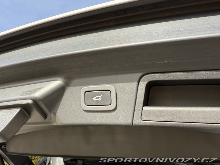 Ostatní značky Ostatní modely Range Rover Velar HSE R-D 2019