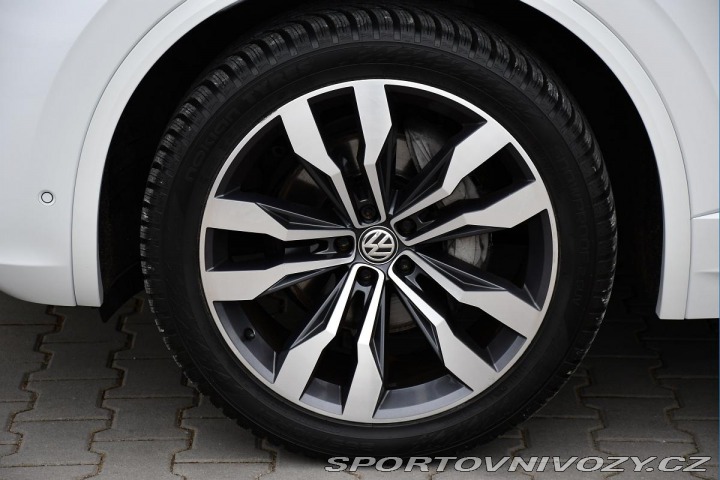 Volkswagen Ostatní modely Touareg 3.0TDi R-LINE PANO TAŽNÉ 2020