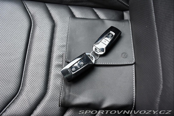 Volkswagen Ostatní modely Touareg 3.0TDi R-LINE PANO REZERV 2020