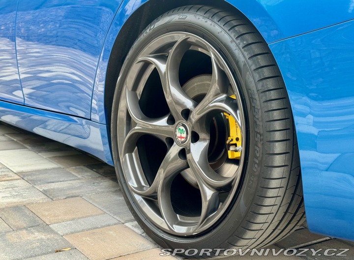 Alfa Romeo Giulia VELOCE Q4 2.0T 206kW 2019