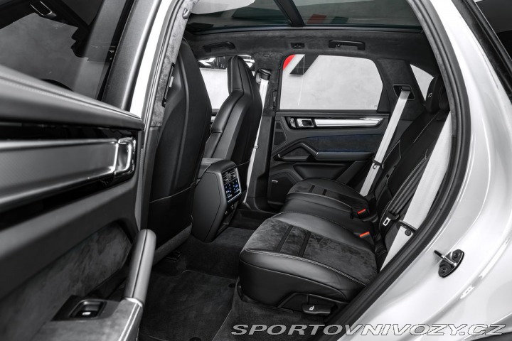 Porsche Cayenne 4.0 GTS Sport Chrono PDLS 1800