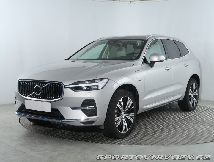 Volvo Ostatní modely XC60 Momentum T6 Recharge 2023