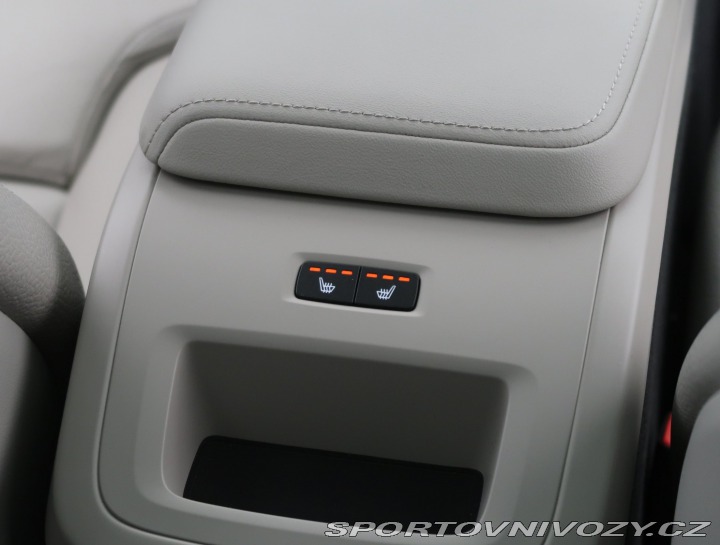 Volvo Ostatní modely XC60 Momentum T6 Recharge 2023