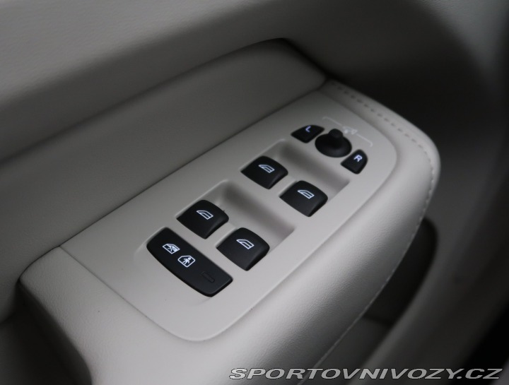 Volvo Ostatní modely XC60 Momentum T6 Recharge 2023