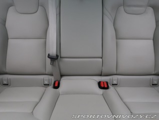 Volvo Ostatní modely XC60 Momentum T6 Recharge 2023
