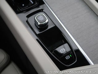 Volvo Ostatní modely XC60 Momentum T6 Recharge 2023