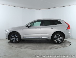 Volvo Ostatní modely XC60 Momentum T6 Recharge 2023