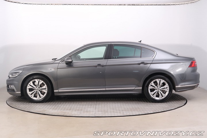 Volkswagen Ostatní modely Passat R-Line 2.0 TSI 2016