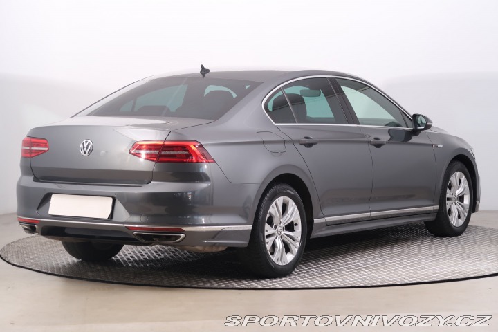Volkswagen Ostatní modely Passat R-Line 2.0 TSI 2016