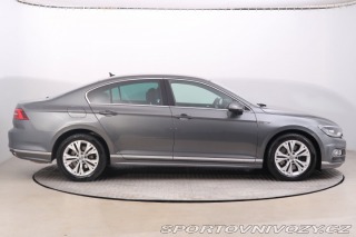Volkswagen Ostatní modely Passat R-Line 2.0 TSI 2016