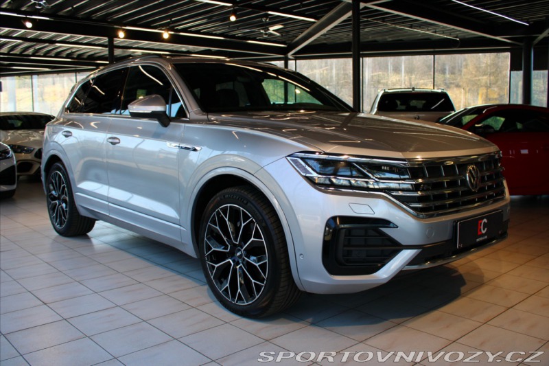 Volkswagen Ostatní modely Touareg 3.0 TDI 210kW R-Line Pano