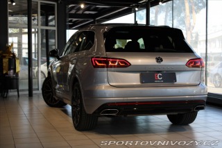 Volkswagen Ostatní modely Touareg 3.0 TDI 210kW R-Line Pano 2018
