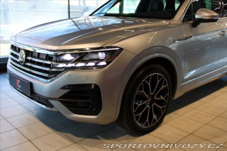 Volkswagen Ostatní modely Touareg 3.0 TDI 210kW R-Line Pano 2018