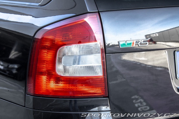 Škoda Octavia RS Combi 2.0 TDI CR DPF RS 2011