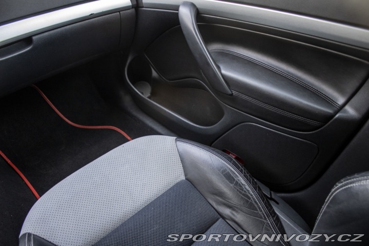 Škoda Octavia RS Combi 2.0 TDI CR DPF RS 2011