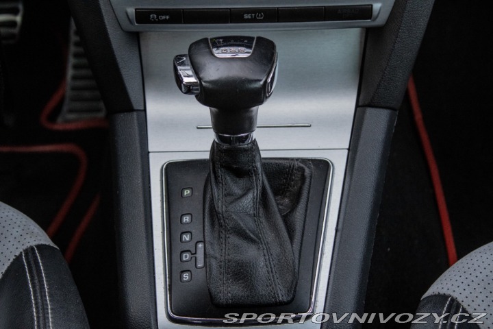 Škoda Octavia RS Combi 2.0 TDI CR DPF RS 2011