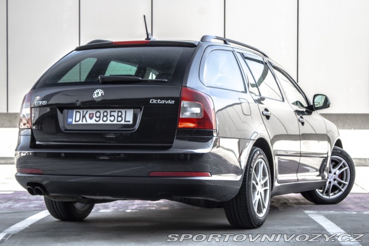Škoda Octavia RS Combi 2011