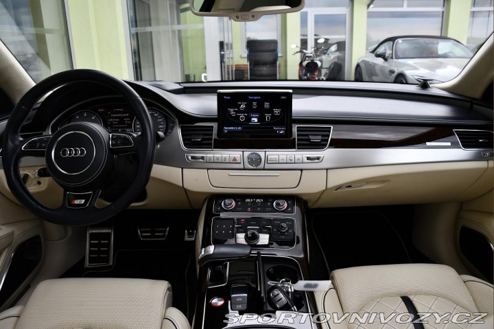 Audi S8 PLUS 4.0TFSI MAX VÝBAVA 2 2018