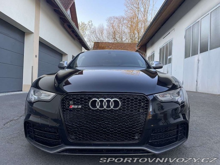 Audi RS5 2012