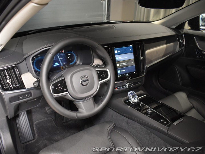Volvo V90 2,0 Plus Dark T6 Plug-in 2025