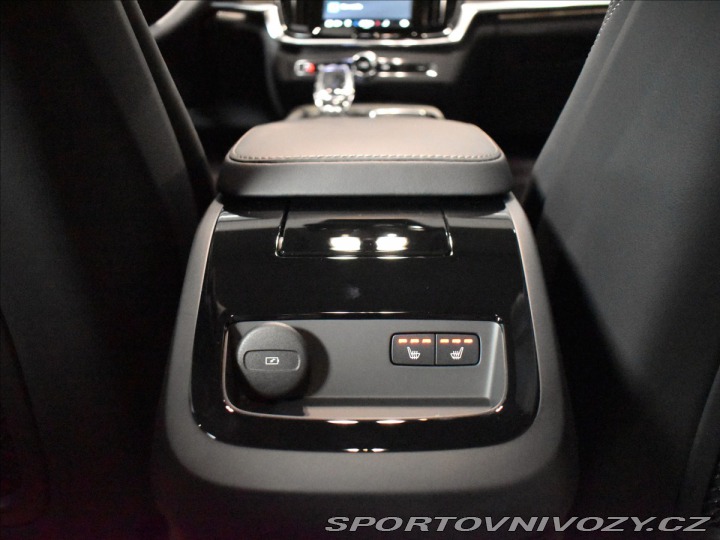 Volvo V90 2,0 Plus Dark T6 Plug-in 2025