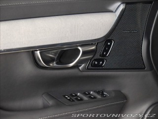 Volvo V90 2,0 Plus Dark T6 Plug-in 2025