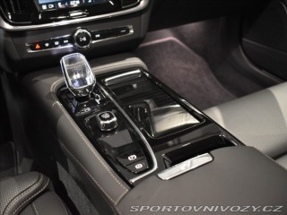 Volvo V90 2,0 Plus Dark T6 Plug-in 2025
