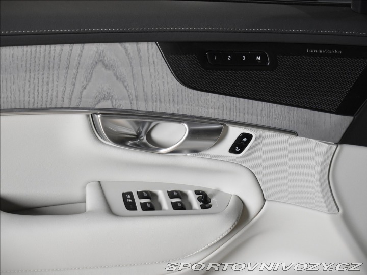 Volvo Ostatní modely XC90 2,0 T8 AWD Plus Bright 2025