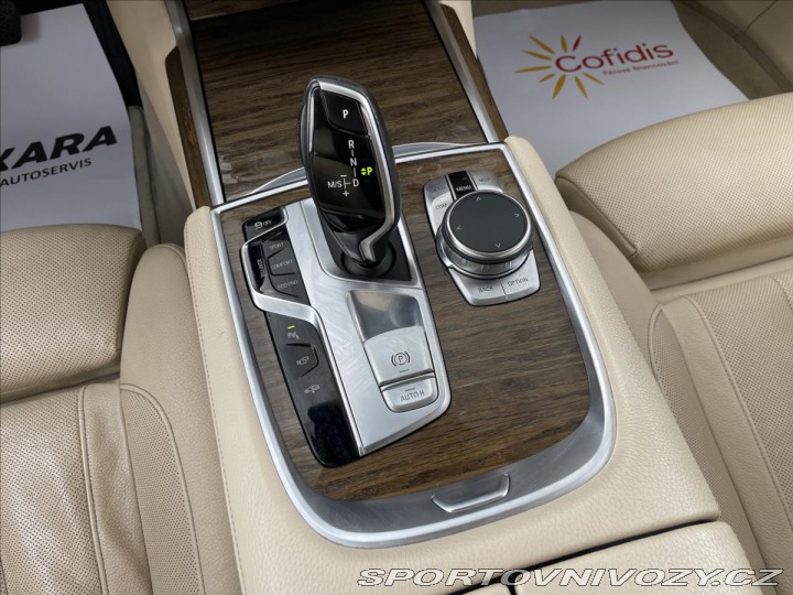 BMW 7 4,4 750i xDrive REZERVACE 2016