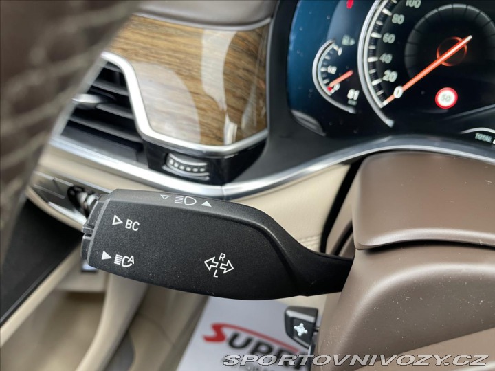 BMW 7 4,4 750i xDrive REZERVACE 2016