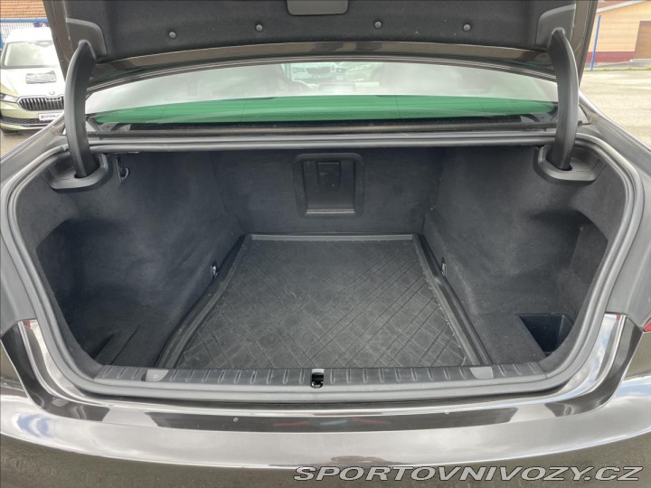 BMW 7 4,4 750i xDrive REZERVACE 2016