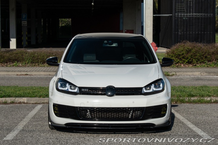 Volkswagen Golf 2.0 TFSI GTI DSG 2010