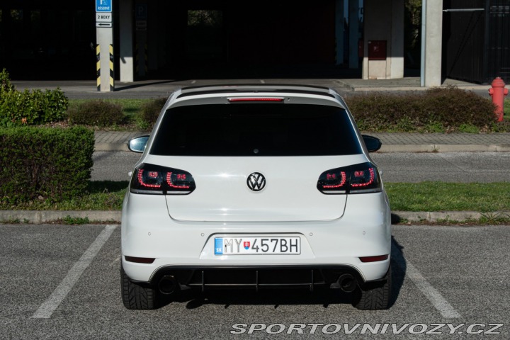 Volkswagen Golf 2.0 TFSI GTI DSG 2010