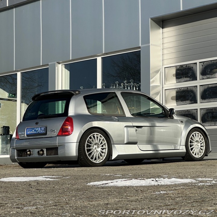 Renault Clio Sport V6 2001