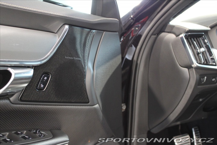 Volvo V90 D5 AWD R-Design PilotA / 2019
